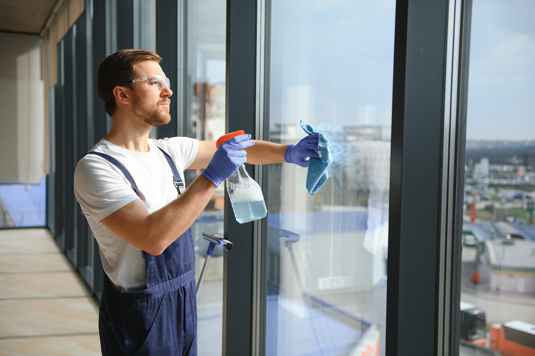 Glas- & Fensterreinigung – streifenfrei klar